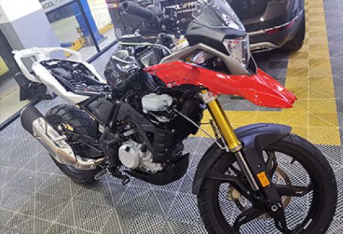 摩托車V10施工
